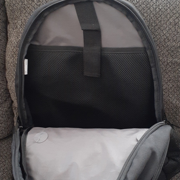 TARGUS - Ascend 16" Laptop Backpack - Picture 8 of 9